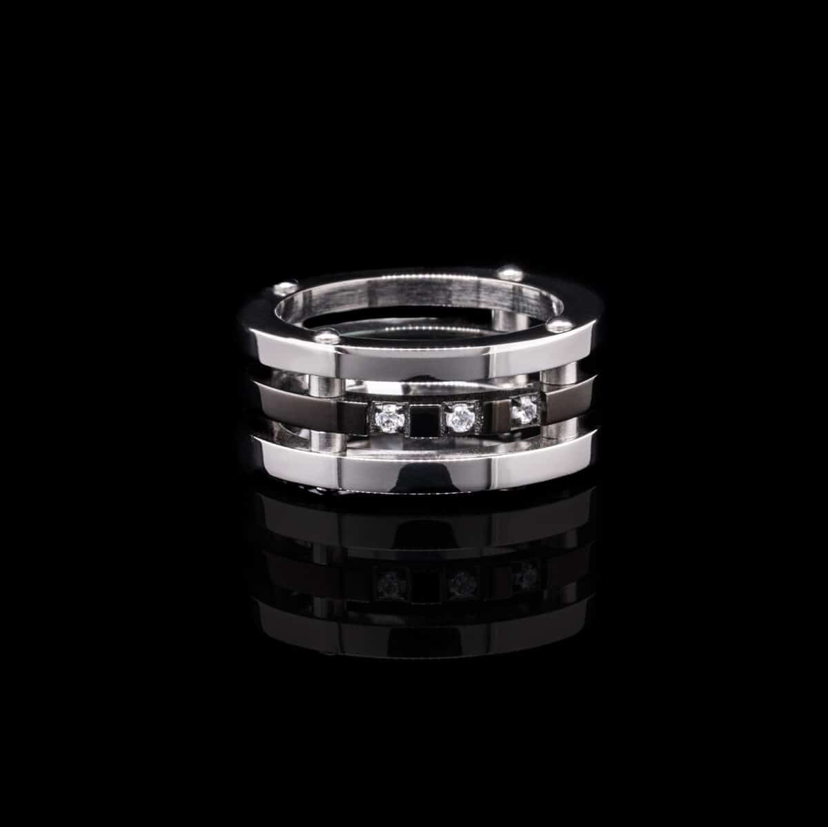 RING STAINLESS STEEL BLACK AND WHITE SIZE 12
