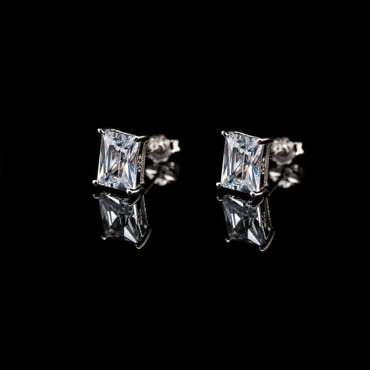 SILVER 925  CUBIC ZIRCONIA CUT STUD EARRINGS.