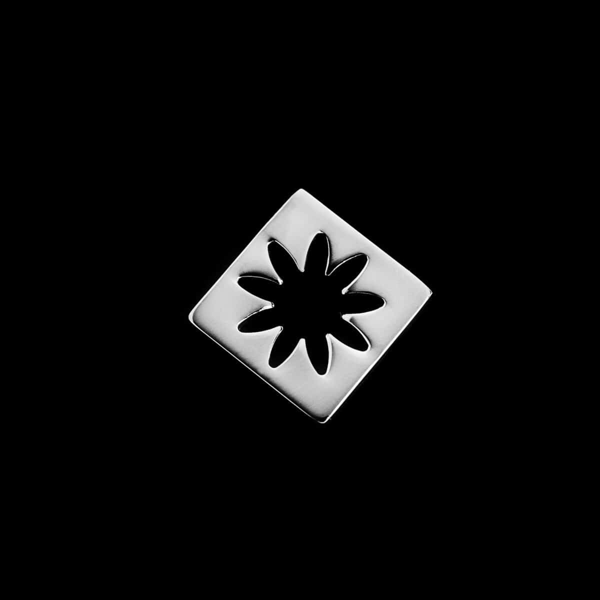 PENDANT SS W/FLOWER