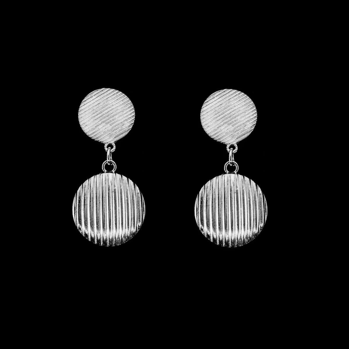 SILVER 925 TEXTURED ROUND DOUBLE DROP EARRINGS.